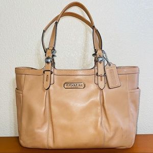 Coach East West Gallery Tote F15147 - Camel/Tan color